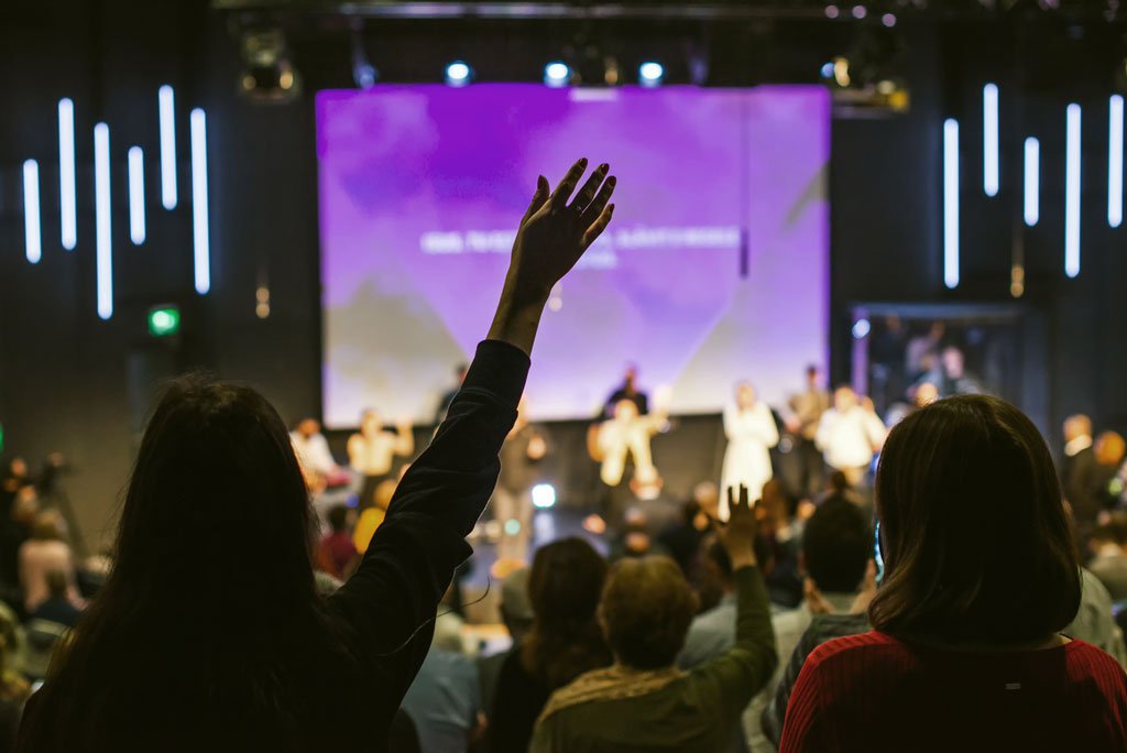 Lights! Camera! Action! : Performance and the Loss of Ritual in Modern Worship
