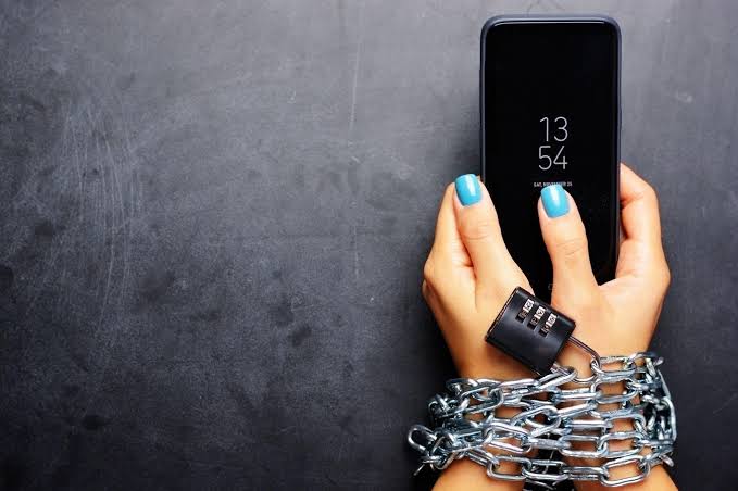 Digital Dependency: When Screen Time Replaces Self-Worth