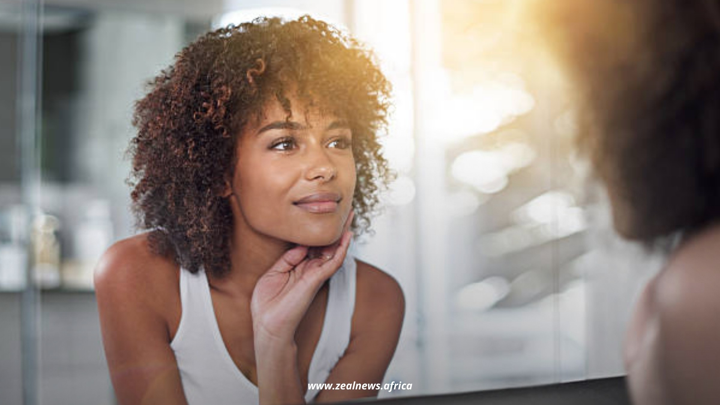 Why You Look Different in Mirrors, Selfies and Real Life (Science Explained)