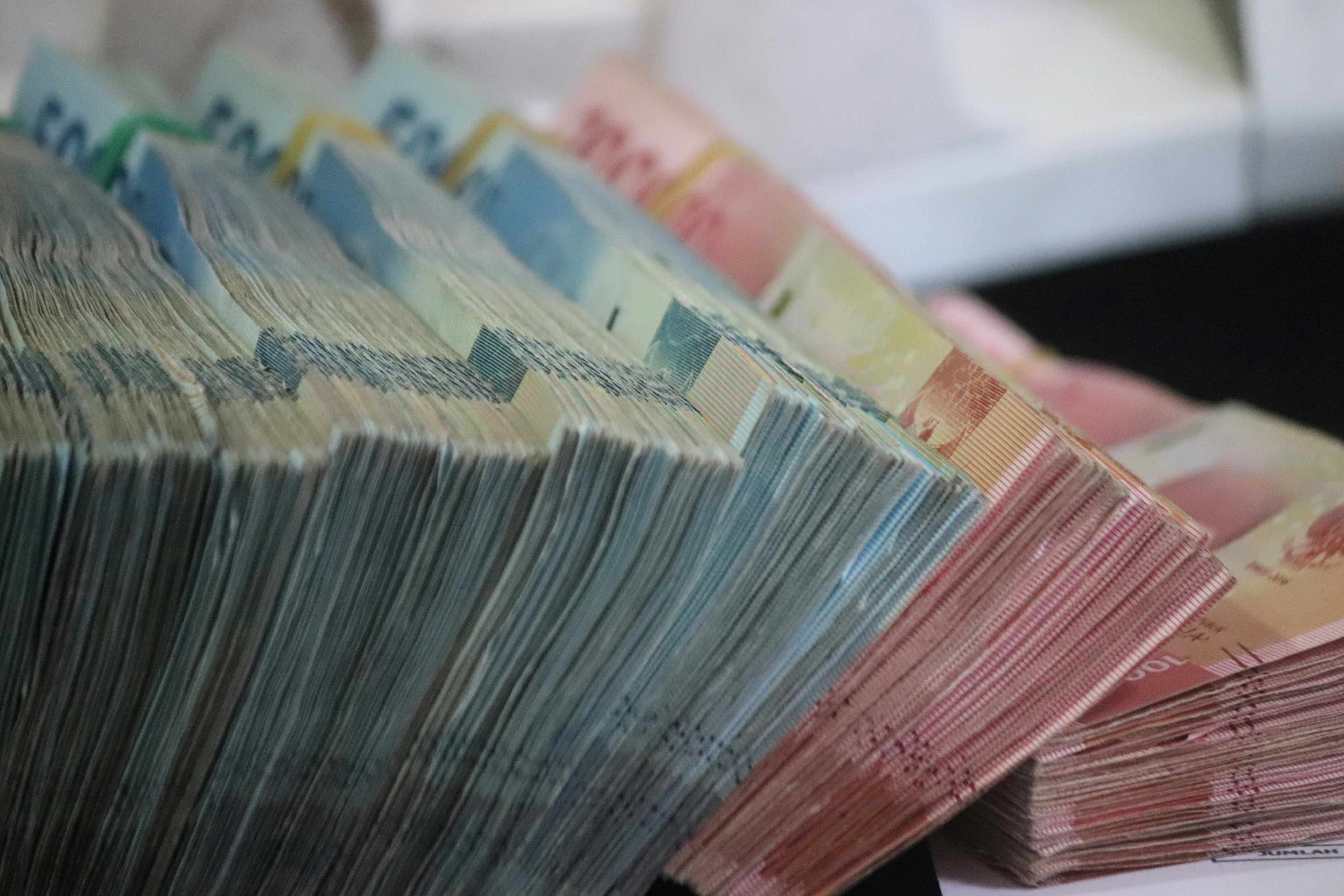 FG Weighs Large Pay Raise for Elected Officials, Fueling Public Debate