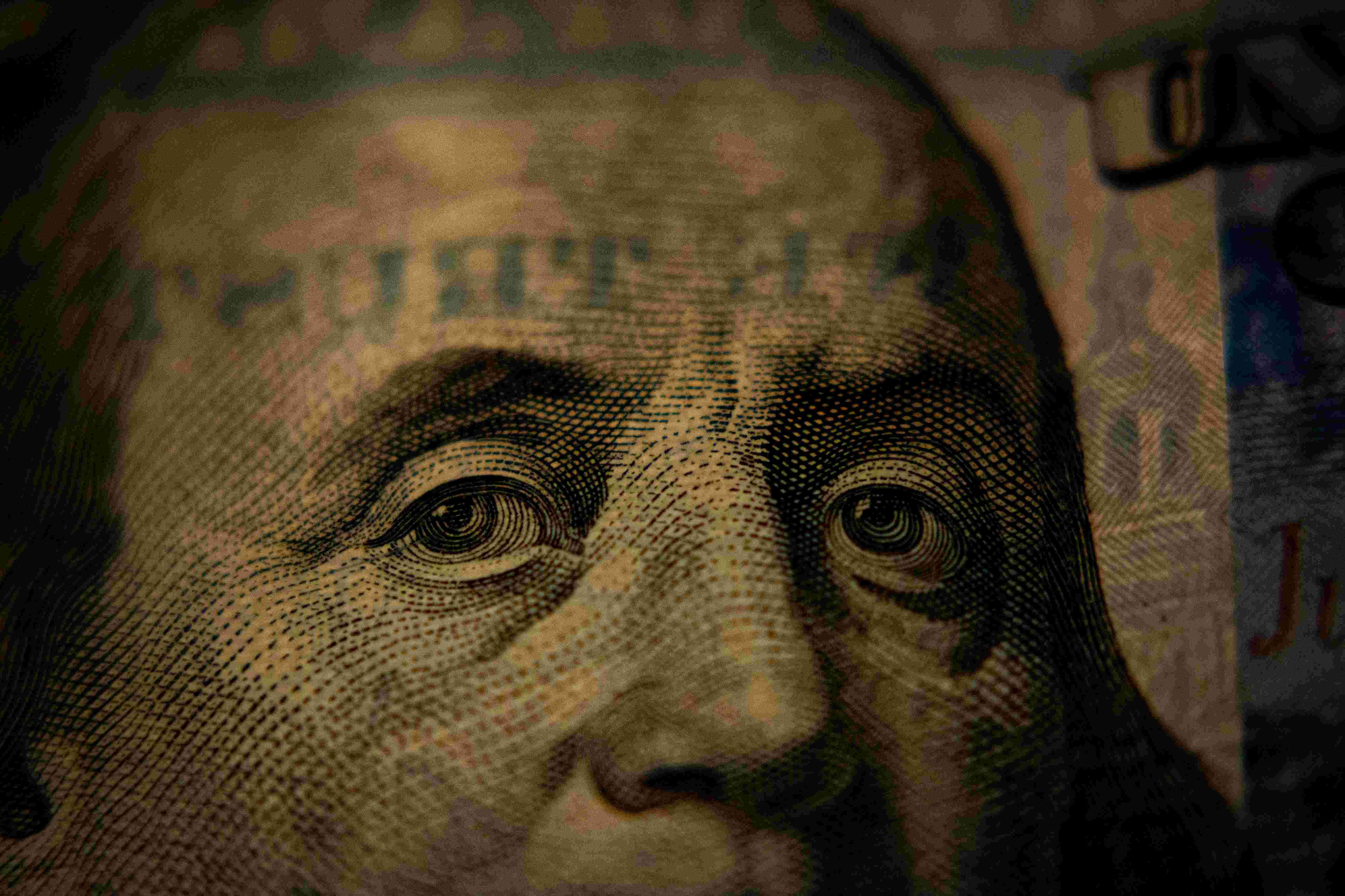 The Never-Ending Romance Between the Naira and the Dollar: How It Began and Where It Stands