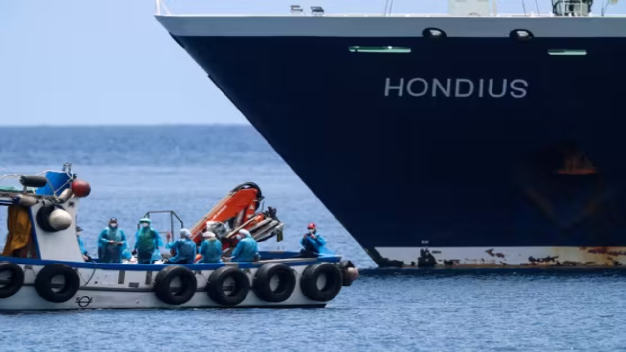 Hantavirus Concerns Rise After Cruise Ship Evacuation and Island Lockdown