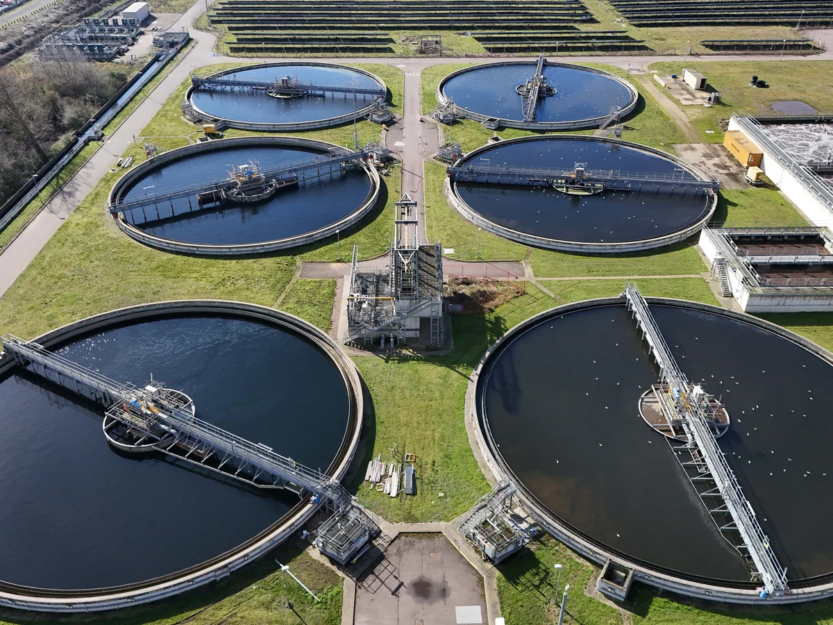 Thames Water Takeover Battle Intensifies as Billionaire Trump Donor Eyes High-Stakes Deal
