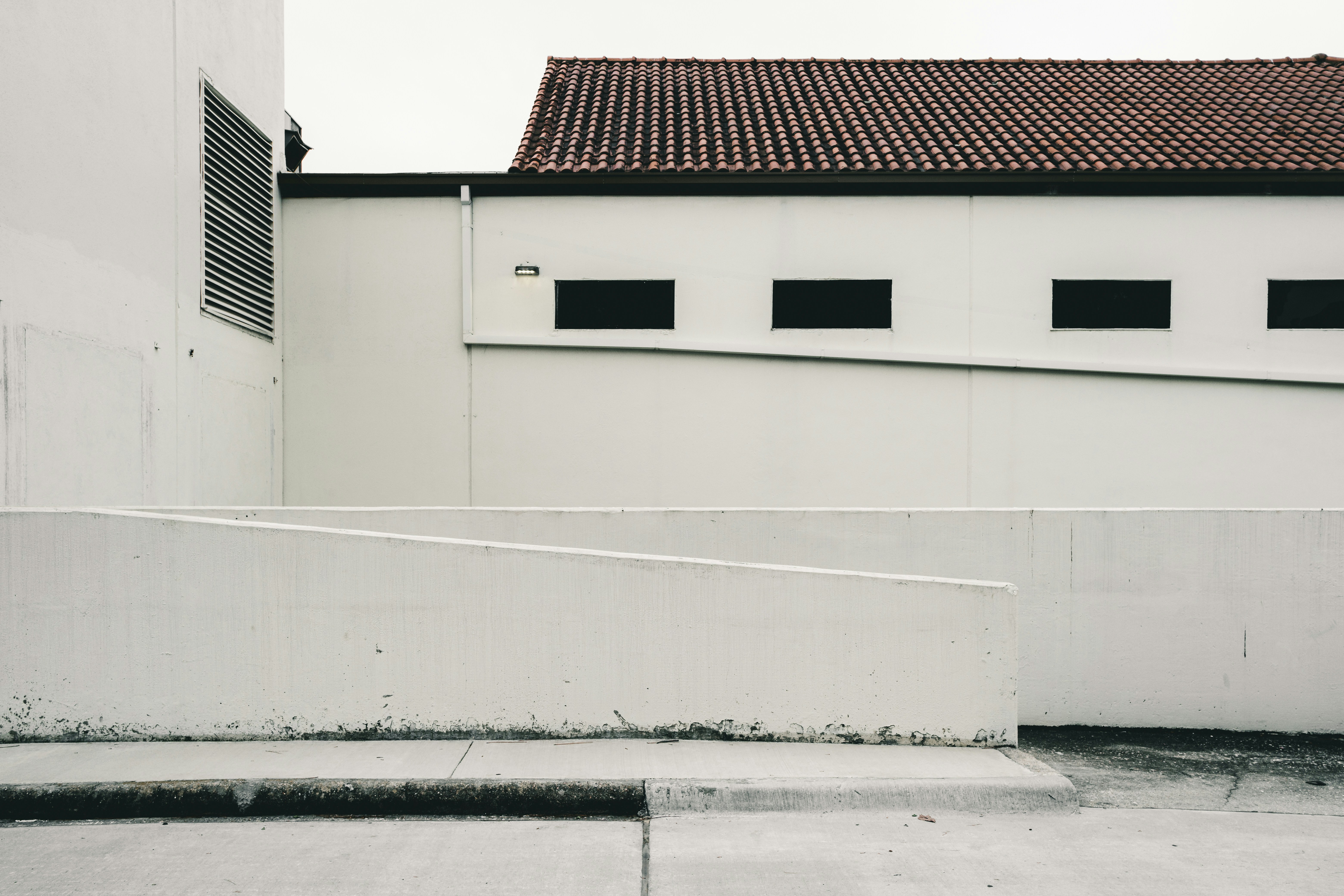 Can Minimalism Work in a Low-Income Economy?